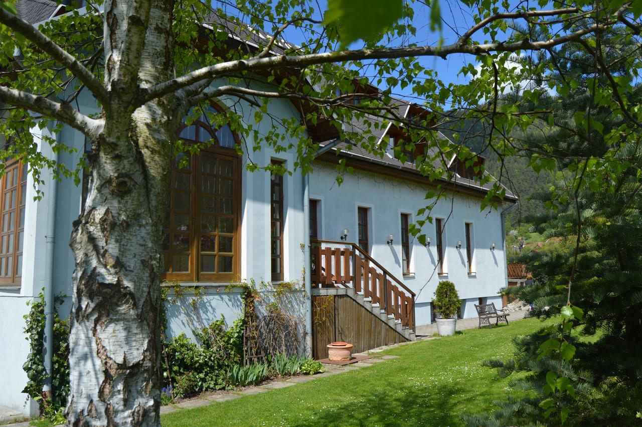 Motel Gombas Dış mekan fotoğraf