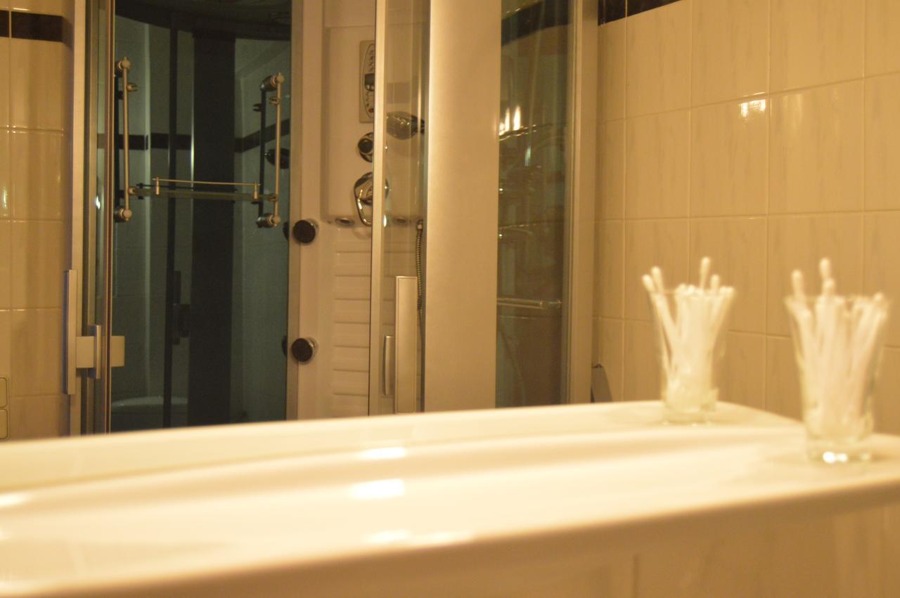 Motel Gombas Dış mekan fotoğraf