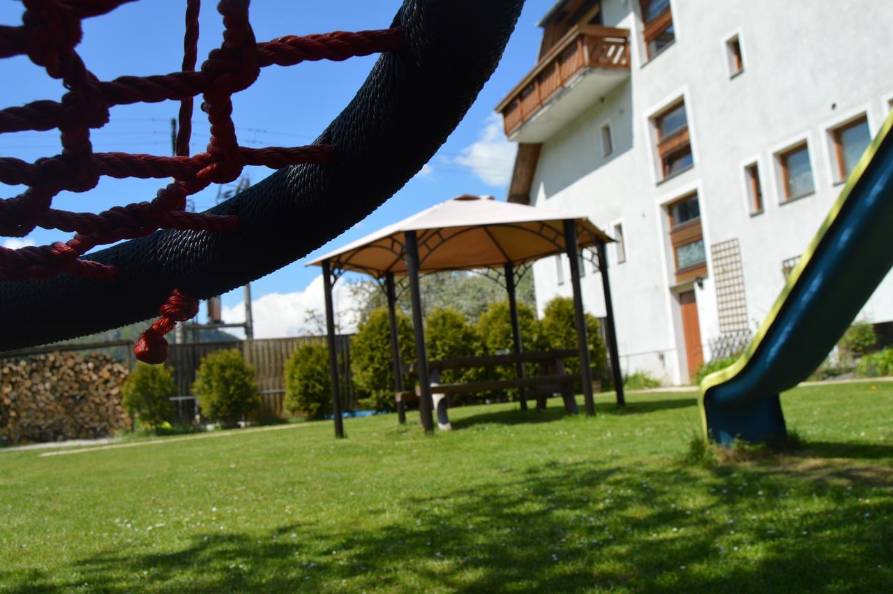 Motel Gombas Dış mekan fotoğraf