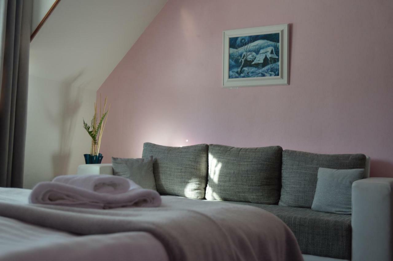 Motel Gombas Dış mekan fotoğraf